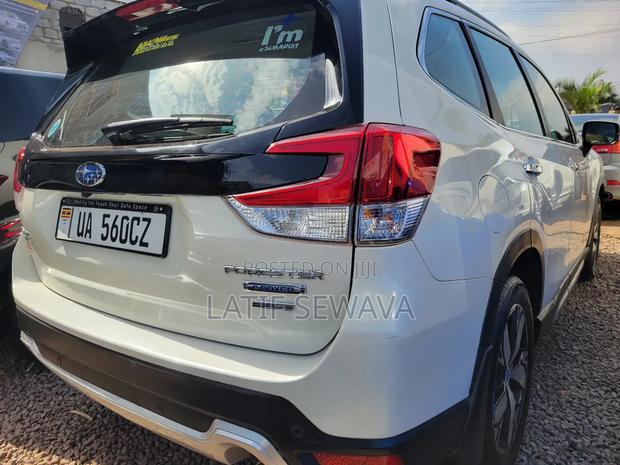 Subaru Forester Premium 2021 White