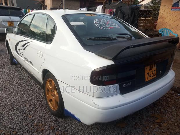 Subaru Legacy 2000 White