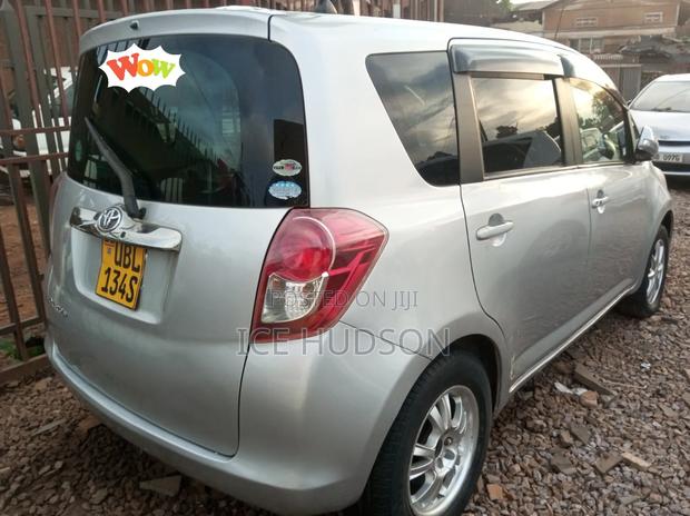 Toyota Ractis 2007 Silver
