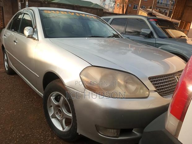 Toyota Mark II 2002 Gray