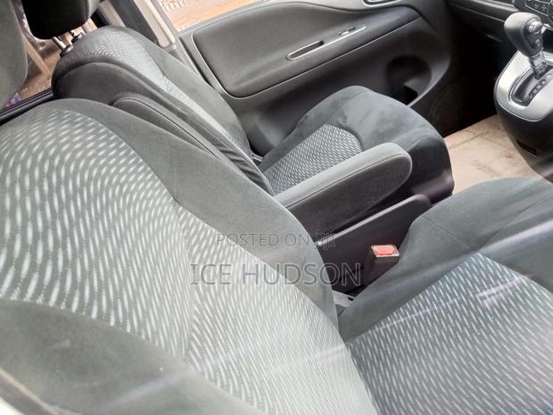 Nissan Serena 2015 Blue