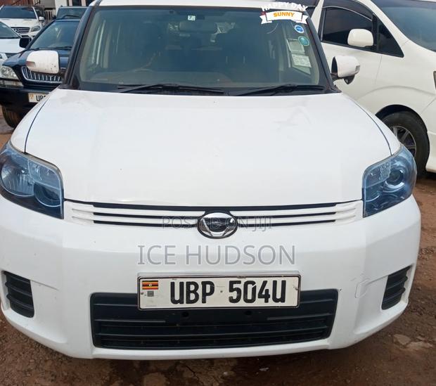 Toyota Corolla Rumion 2010 White