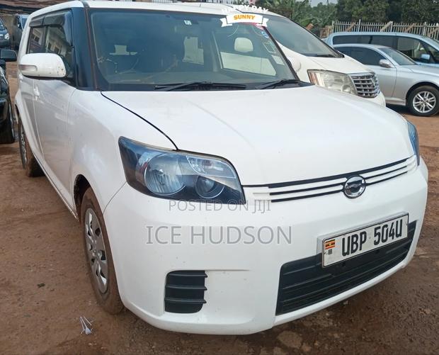 Toyota Corolla Rumion 2010 White
