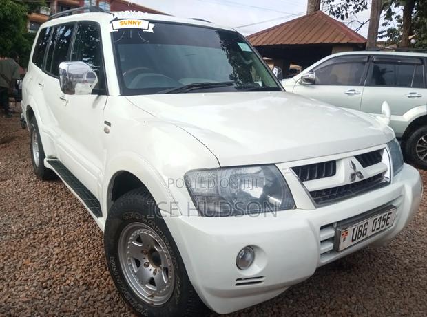 Mitsubishi Pajero 2006 White