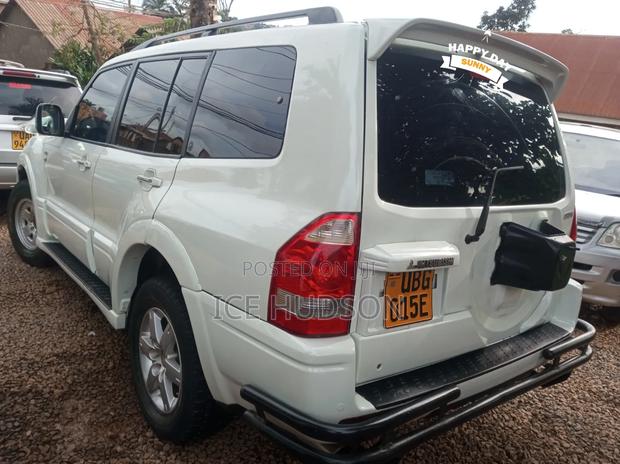 Mitsubishi Pajero 2006 White
