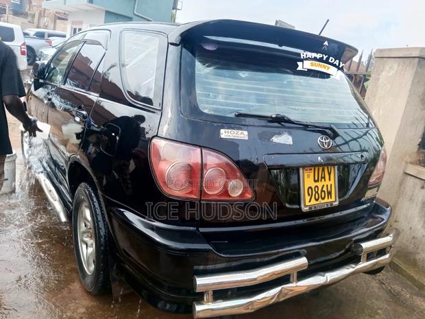 Toyota Harrier 2000 Matt Black