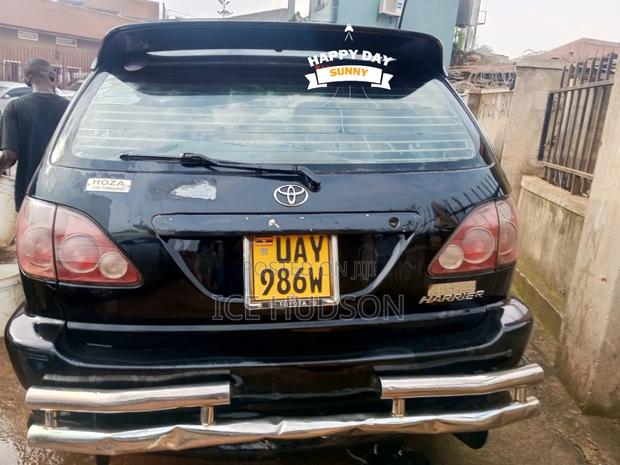 Toyota Harrier 2000 Matt Black