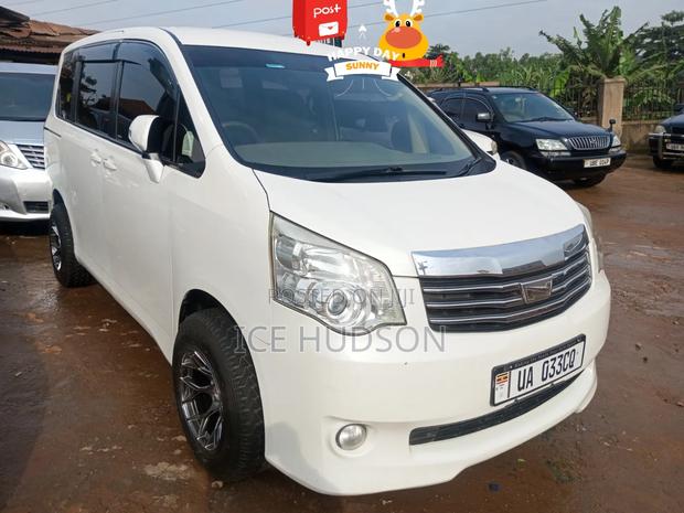 Toyota Noah 2013 White