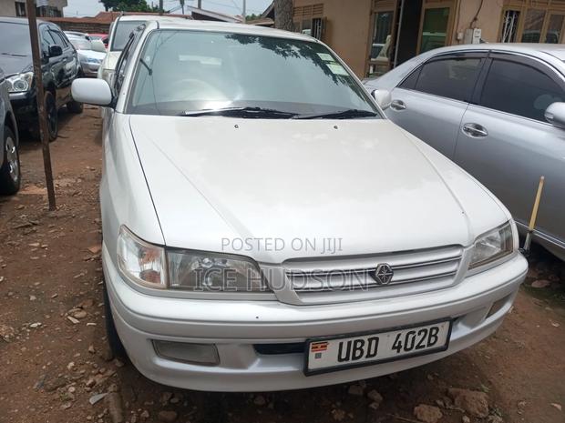 Toyota Premio 2001 Silver