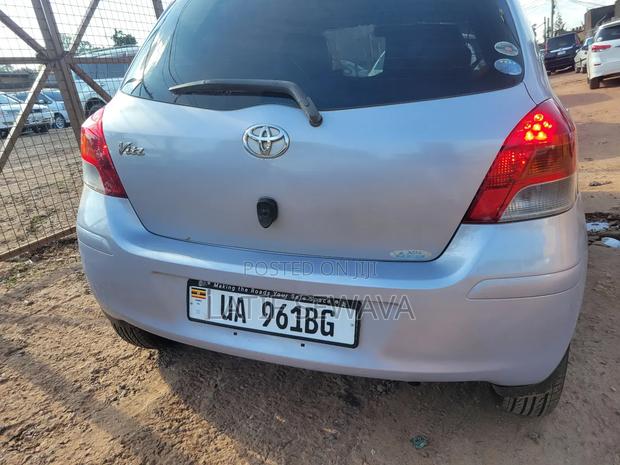 Toyota Vitz 1.3 AWD 5dr 2010 Silver