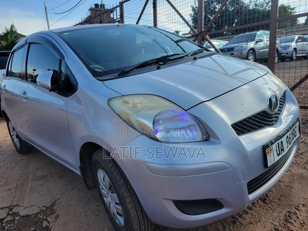 Toyota Vitz 1.3 AWD 5dr 2010 Silver