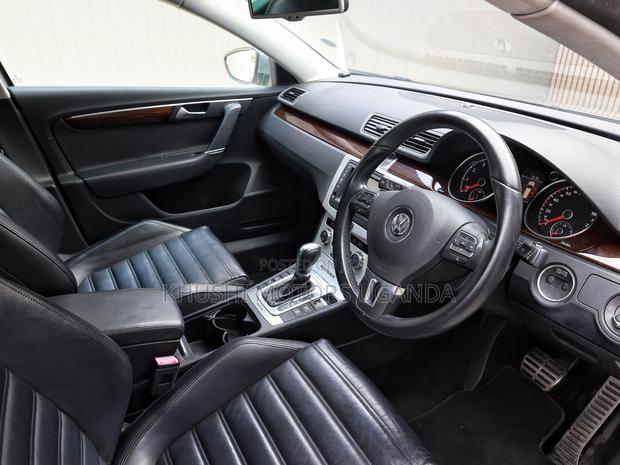 Volkswagen Passat 2012 Silver