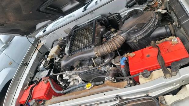 Toyota Land Cruiser Prado 2002 White
