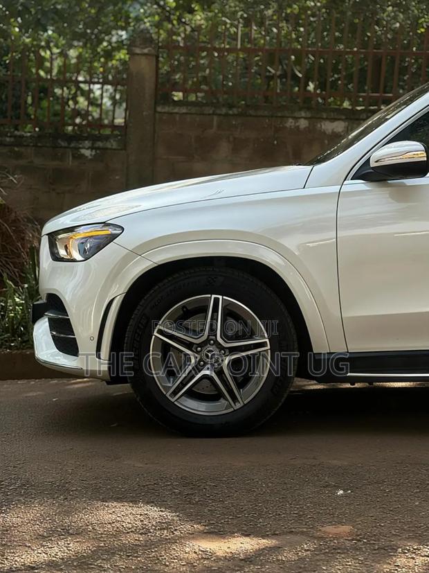 Mercedes-Benz GLE-Class GLE 300d 4MATIC 2020 Pearl