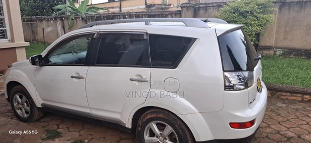 Mitsubishi Outlander 2009 White