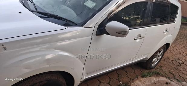 Mitsubishi Outlander 2009 White