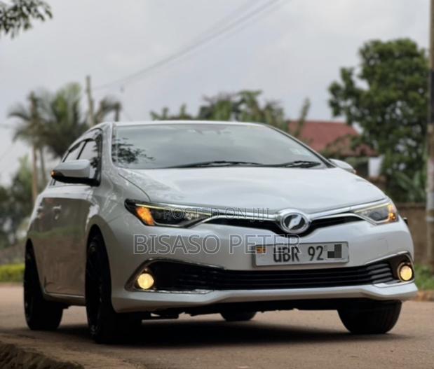Toyota Auris 2016 White
