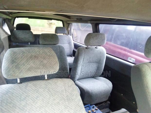 Toyota HiAce 1998 Silver