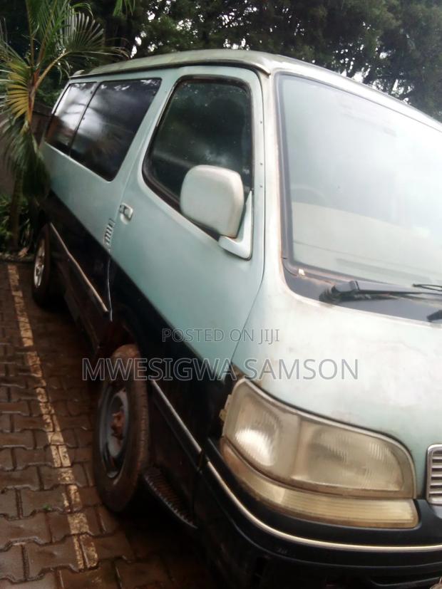 Toyota HiAce 1998 Silver