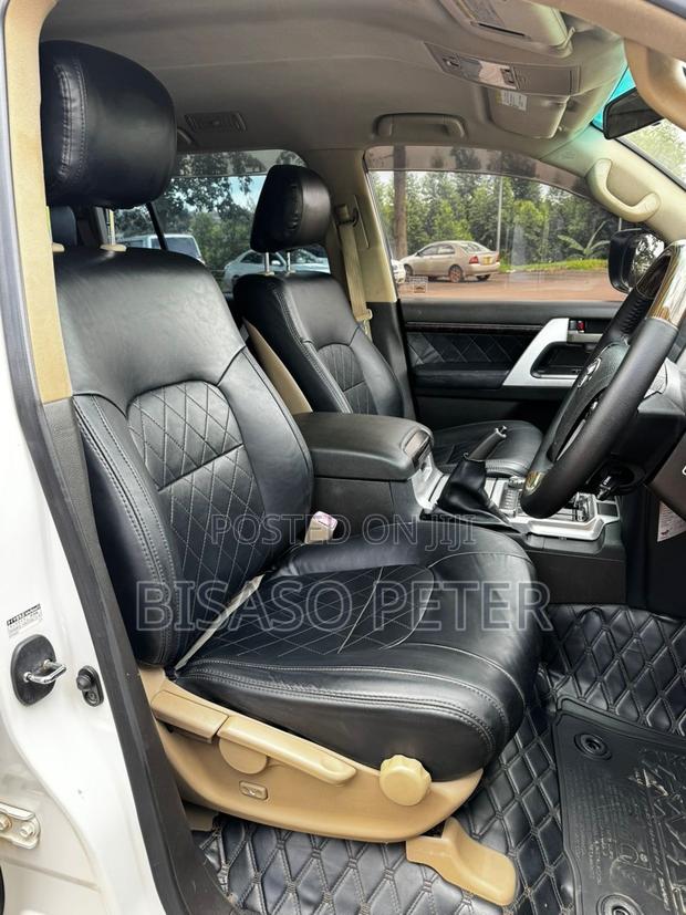 Toyota Land Cruiser 4.6 V8 ZX 2010 White