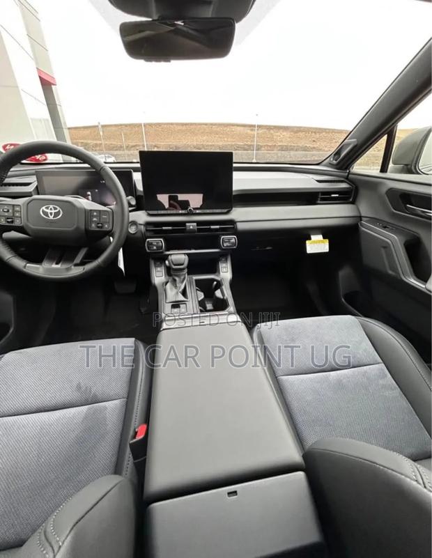 Toyota RAV4 Hybrid 2025 Black