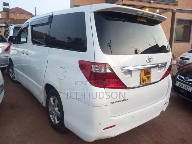 Toyota Alphard 2011 White