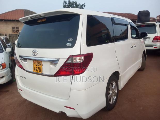 Toyota Alphard 2011 White