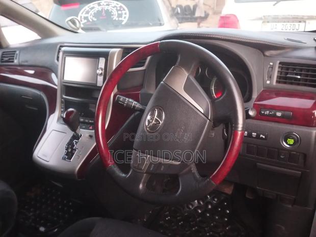 Toyota Alphard 2011 White