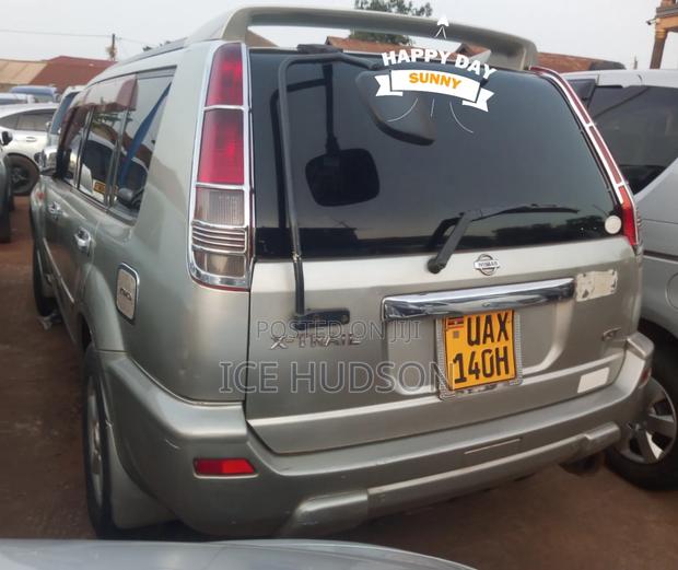Nissan X-Trail 2002 Gray