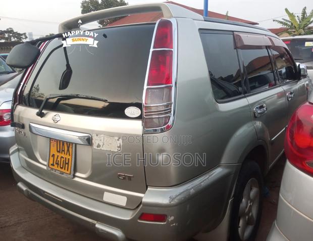 Nissan X-Trail 2002 Gray