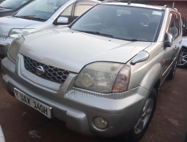 Nissan X-Trail 2002 Gray