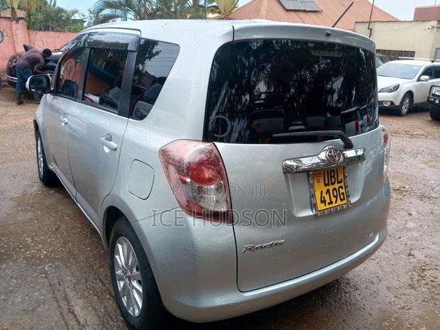 Toyota Ractis 2007 Gray