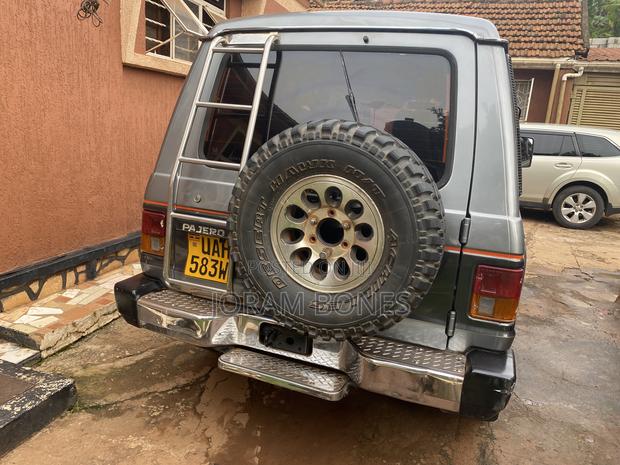 Mitsubishi Pajero 1990 Gray