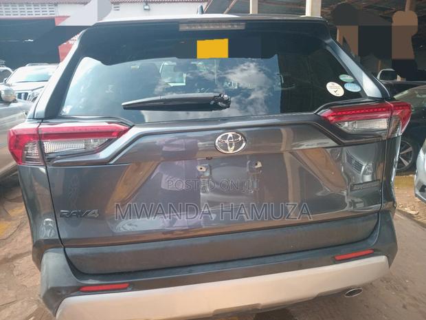 Toyota RAV4 2020 Gray