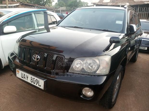 Toyota Kluger 2004 Black