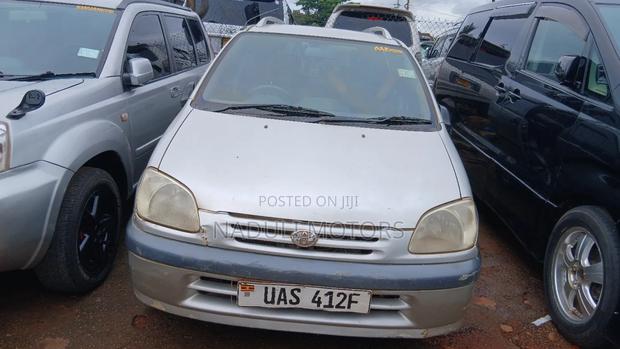 Toyota Raum 2001 Silver
