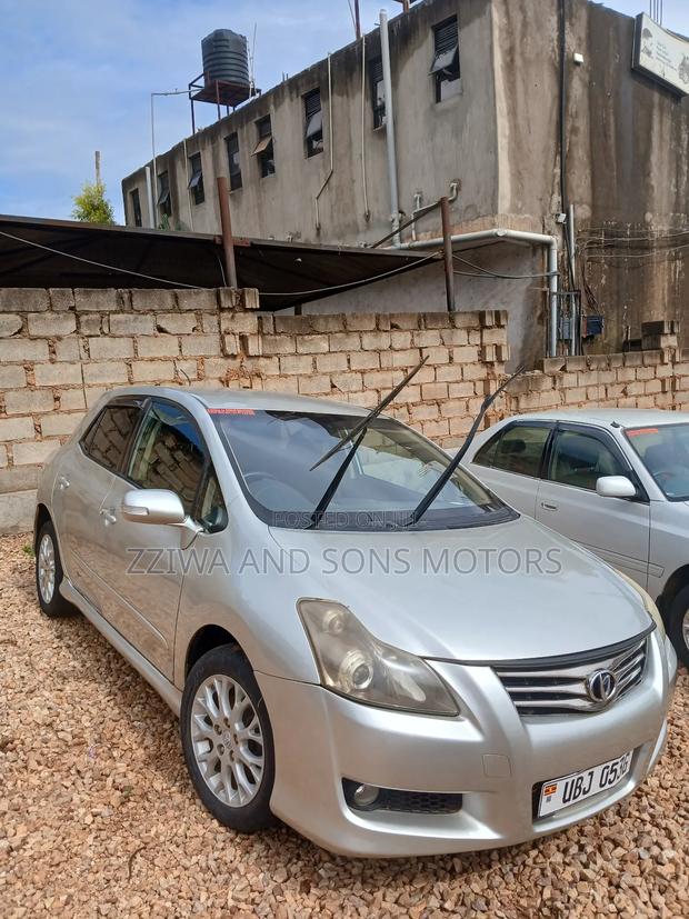 Toyota Blade 2021 Silver