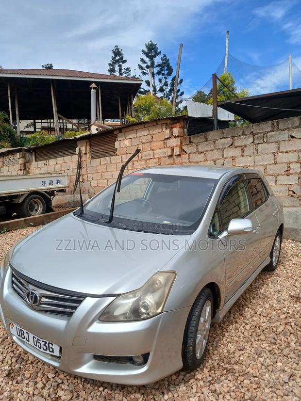 Toyota Blade 2021 Silver