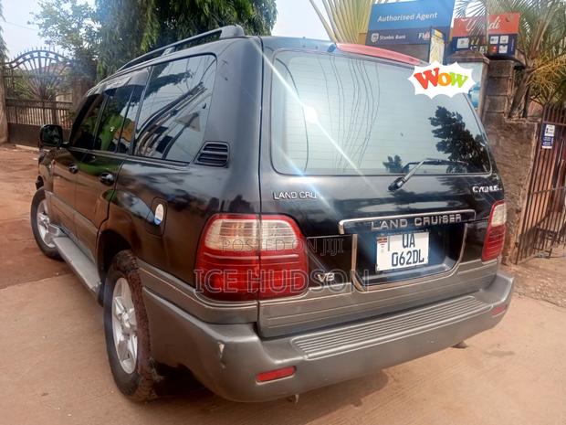 Toyota Land Cruiser Prado 2005 Black