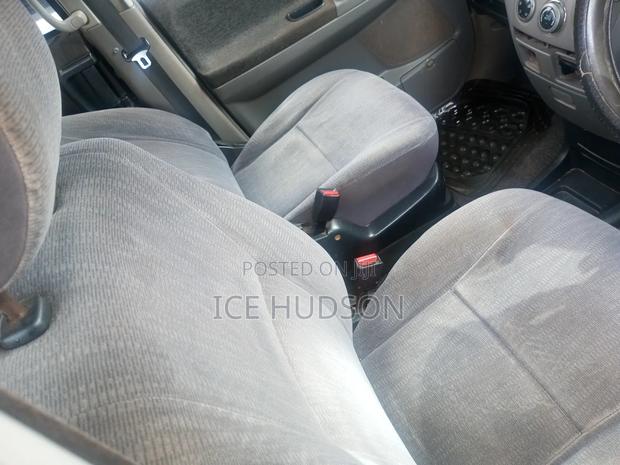 Toyota Noah 2003 Silver
