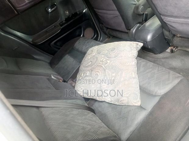 Toyota Kluger 2004 White