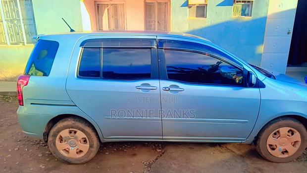 Toyota Raum 2003 Silver