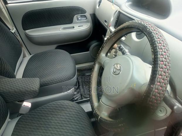 Toyota Sienta 2007 Gray