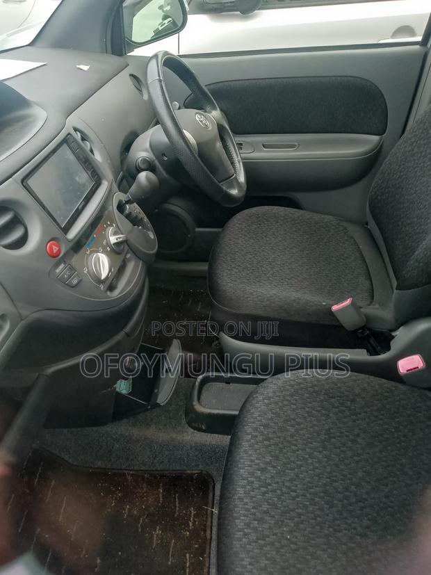 Toyota Sienta 2014 Silver