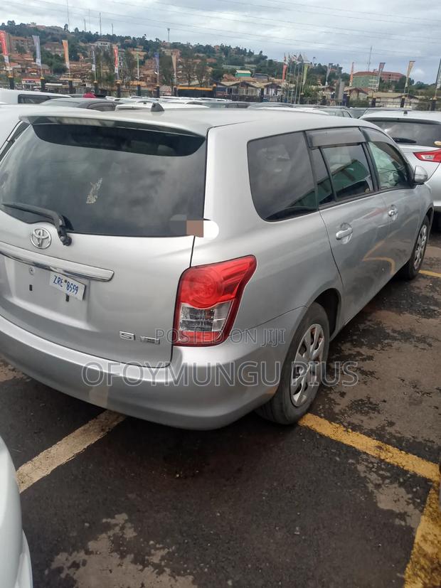 Toyota Corolla Fielder 2011 Silver