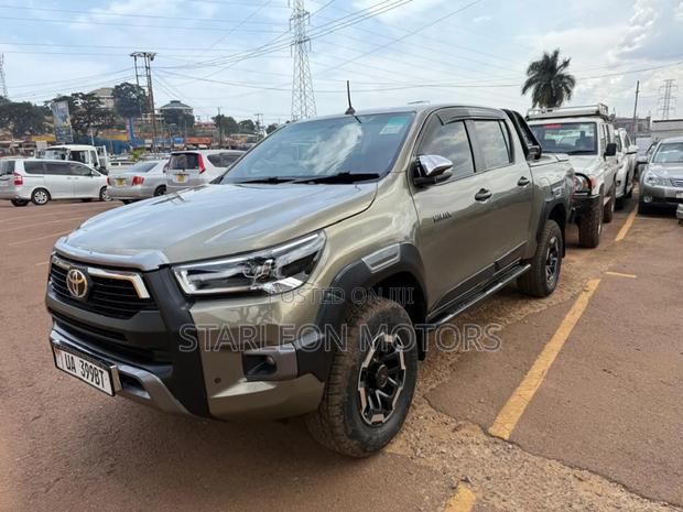 Toyota Hilux Revo Double Cab Deisel 2.8 AWD 2018 Green