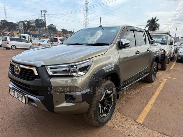 Toyota Hilux Revo Double Cab Deisel 2.8 AWD 2018 Green
