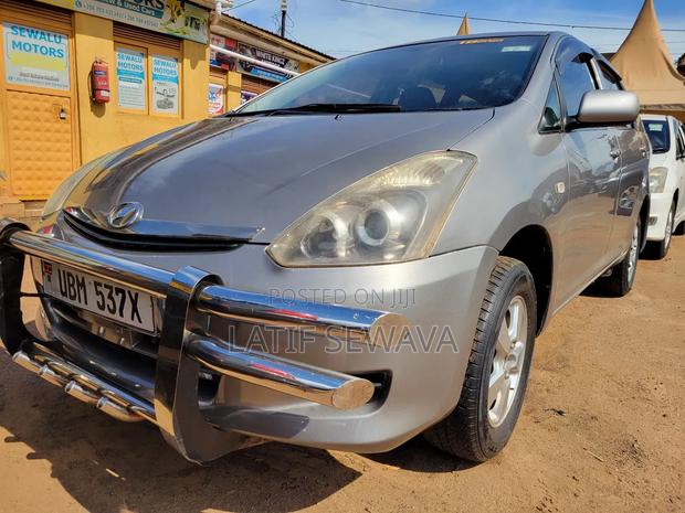 Toyota Wish 2007 Gray