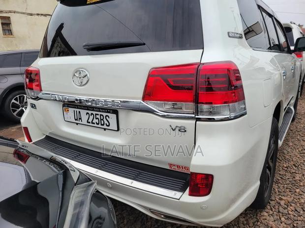 Toyota Land Cruiser 4.0 V6 GX-R 2013 White