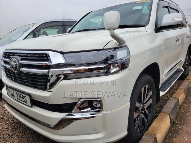 Toyota Land Cruiser 4.0 V6 GX-R 2013 White